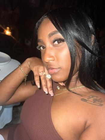 yosk, 27  female escort, Lexington